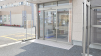 あたご調剤薬局の入口
