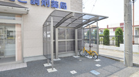 あたご調剤薬局の駐輪場
