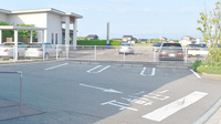 西尾薬局富崎店の駐車場