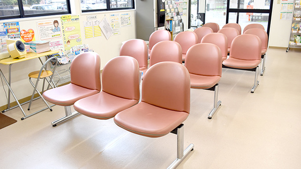たんぽぽ薬局　伏木店の待合スペース