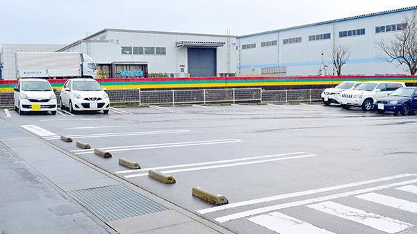 たんぽぽ薬局　南砺中央店の駐車場