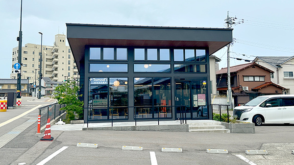 薬局トモズ 京町店の外観
