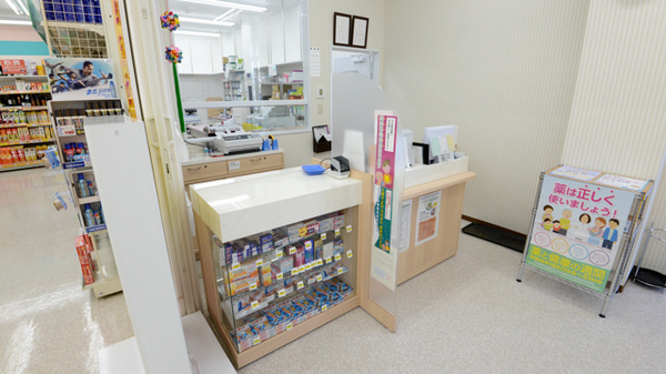 キリン堂　金沢元町薬局の受付/カウンター