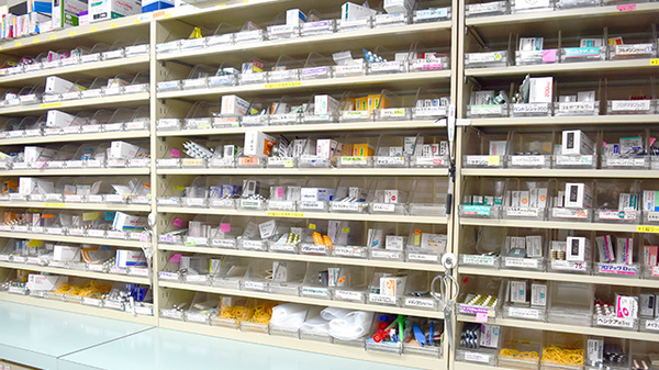 てまり薬局武蔵店の薬棚