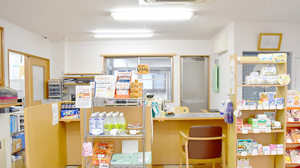 てまり薬局　能美根上駅前店の受付/カウンター