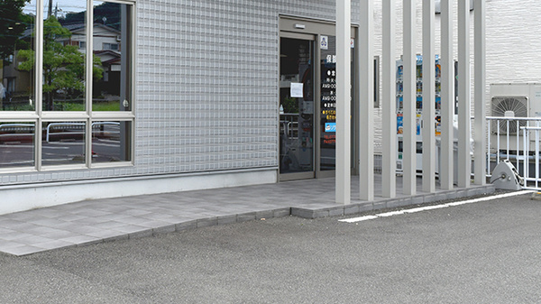 ソラシド薬局の入口