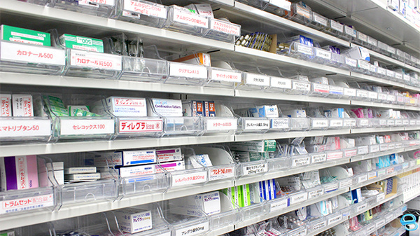 アーク調剤薬局　甲府向町店の薬棚