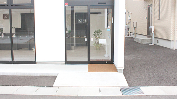 ハートフル薬局甲府東店の入口