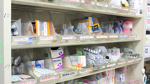 アーク調剤薬局　甲府住吉店の薬棚