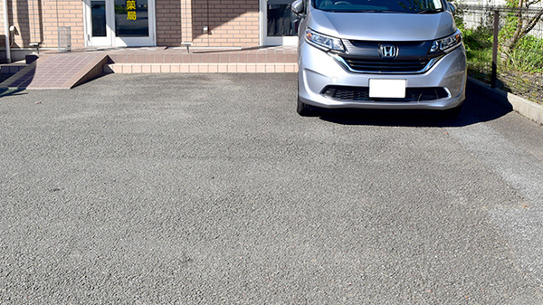 ドレミ薬局の駐車場