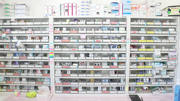 ハートフル薬局富士山店の薬棚