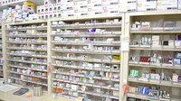 アトム薬局甲西店の薬棚
