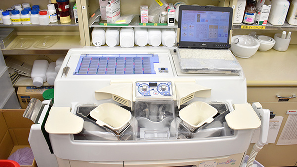 アトム薬局加賀美店の調剤器具