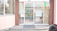 アトム薬局藤田店の入口