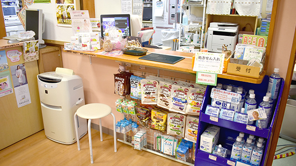 アトム薬局アルプス通り店の受付/カウンター