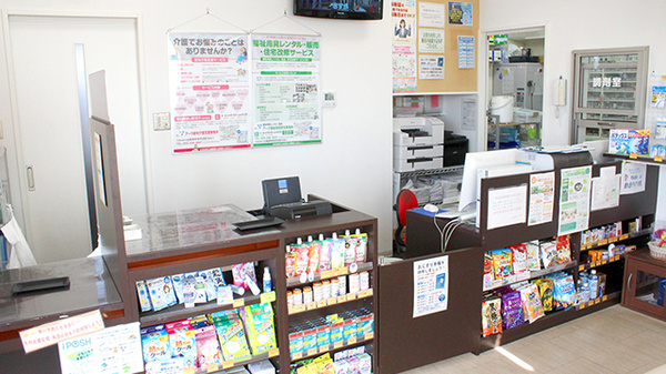 四つ葉薬局　塩山店の受付/カウンター