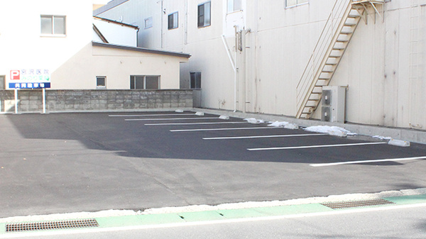 みのり薬局の駐車場