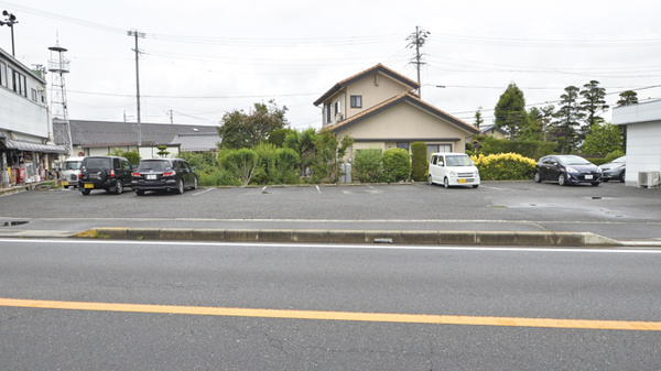 二子薬局の駐車場