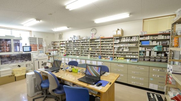 つばめ薬局の調剤室