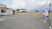 つばめ薬局の駐車場