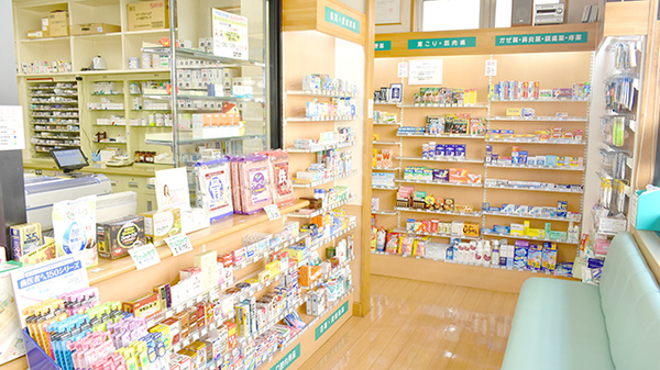 蔵の町薬局の内観