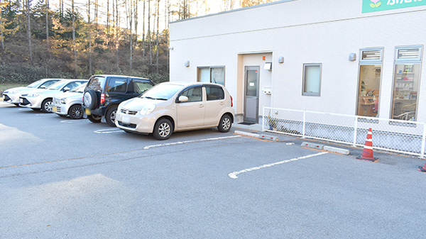 ふたば玉川薬局の駐車場