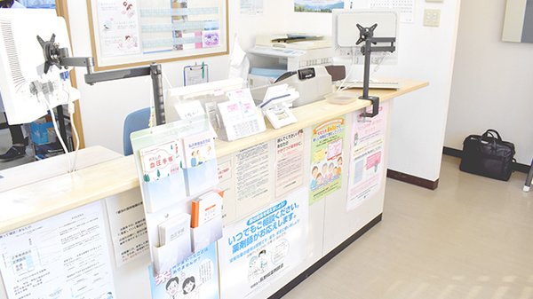 しらかばのみち薬局の受付/カウンター