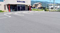 伊北ハヤシ薬局の駐車場
