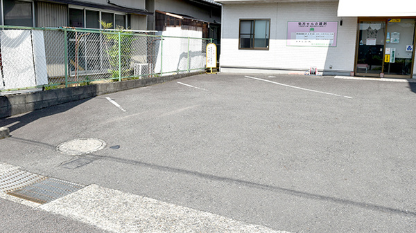 平成調剤薬局福光店の駐車場