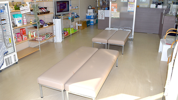 平成調剤薬局太郎丸店の待合スペース