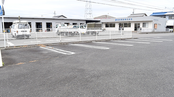 たんぽぽ薬局　西改田店の駐車場