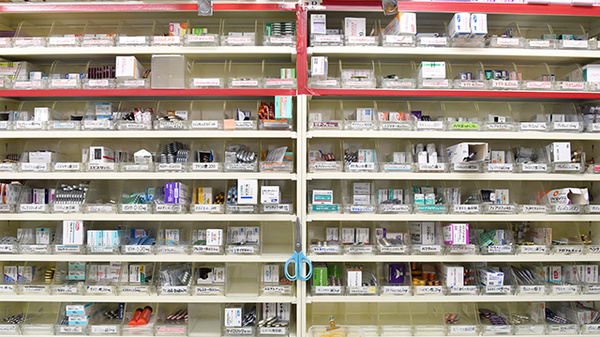 たんぽぽ薬局　岐阜県庁南店の薬棚