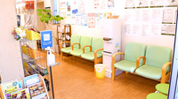 平成調剤薬局日野店の待合スペース