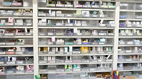 平成調剤薬局笠松店の薬棚