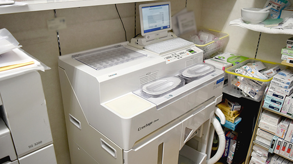 山中薬局西友滝呂店の調剤器具