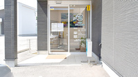 やさかはなの木薬局の入口