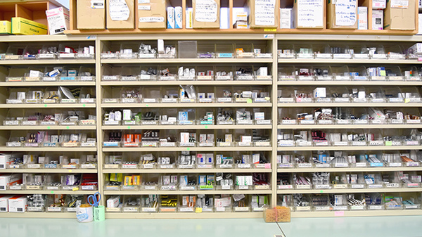 たんぽぽ薬局　瑠璃光店の薬棚