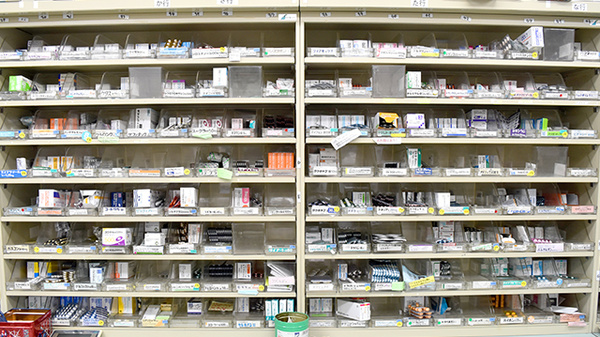 たんぽぽ薬局　可児店の薬棚