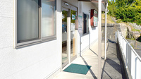 ヒカリ薬局白浜店の入口