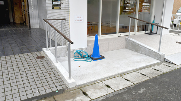 メイプル薬局　高沢店の駐輪場