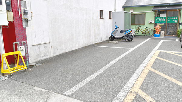 くるみ薬局の駐車場