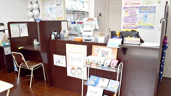 メイプル薬局　横割店の受付/カウンター