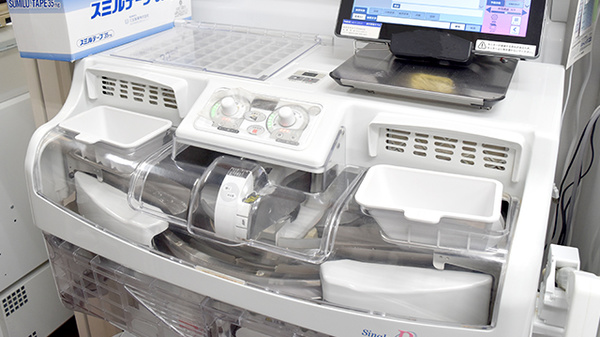 メイプル薬局　横割店の調剤器具