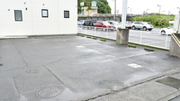 アクア薬局日の出町店の駐車場