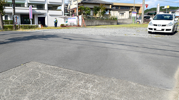 メイプル薬局　富士見台入口店の駐車場