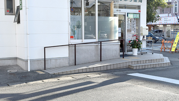 ひかり薬局のバリアフリー設備