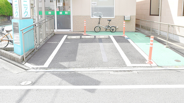 よつば薬局の駐車場