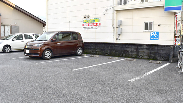 たんぽぽ薬局　小鹿店の駐車場