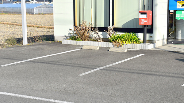 どんぐり薬局　大井川店の駐車場