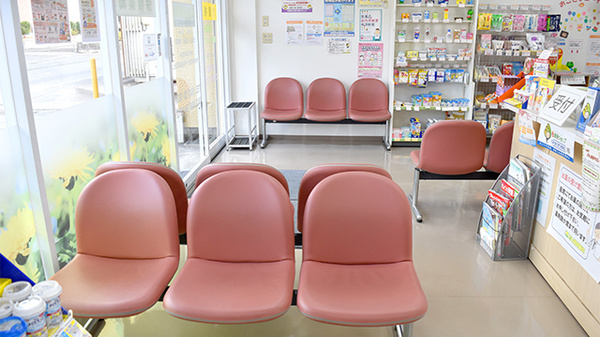 たんぽぽ薬局　島田店の待合スペース